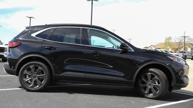 2025 Ford Escape Platinum