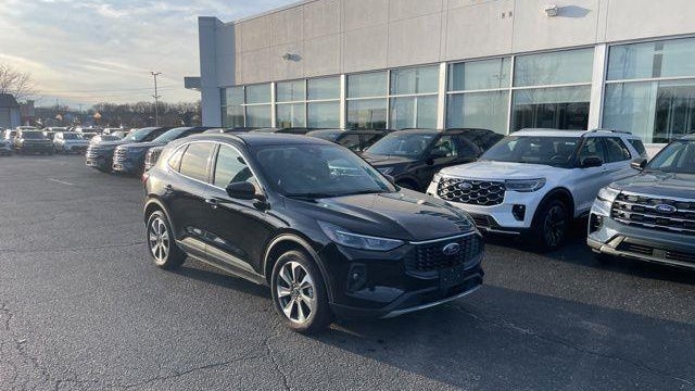 2025 Ford Escape Platinum