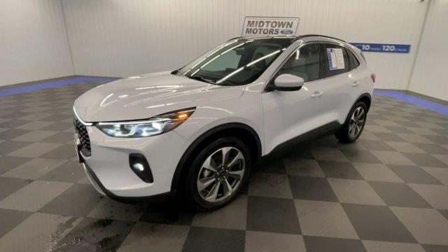 2025 Ford Escape - $27,998