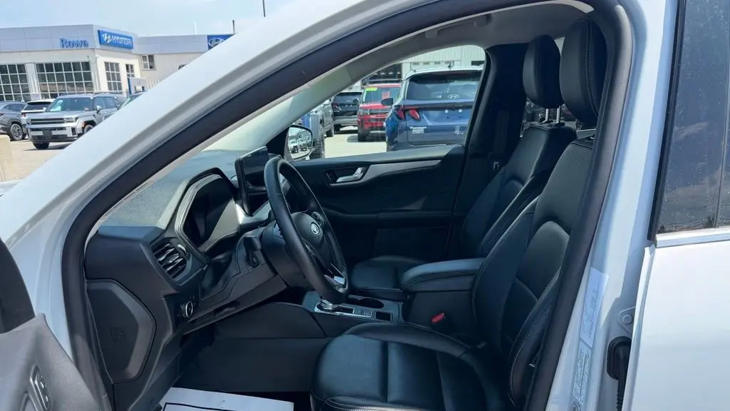 2025 Ford Escape Platinum