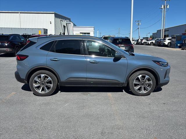 2025 Ford Escape - $26,999