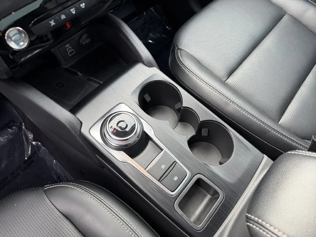 2025 Ford Escape - $28,775
