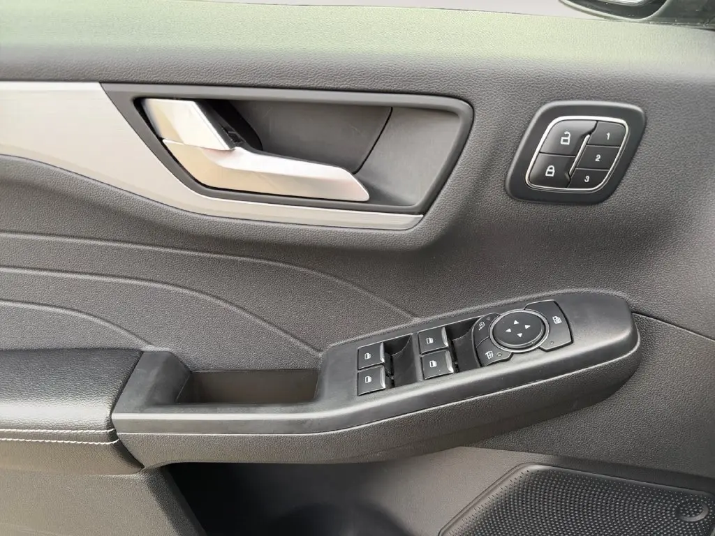 2025 Ford Escape - $28,775