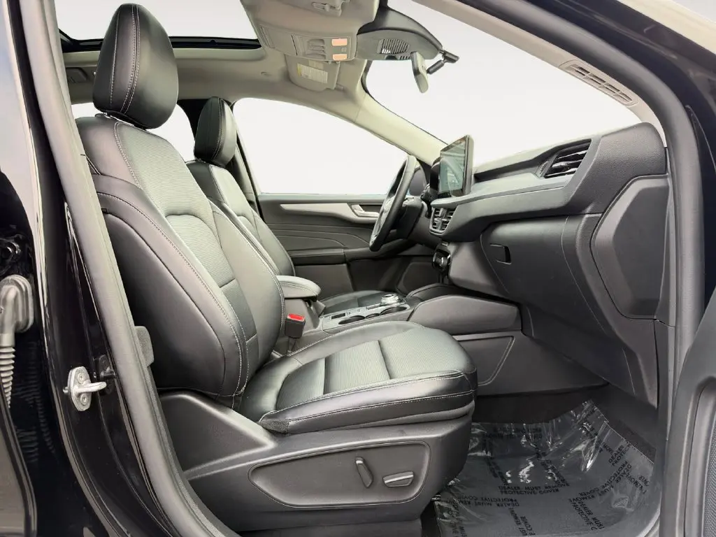 2025 Ford Escape - $28,775