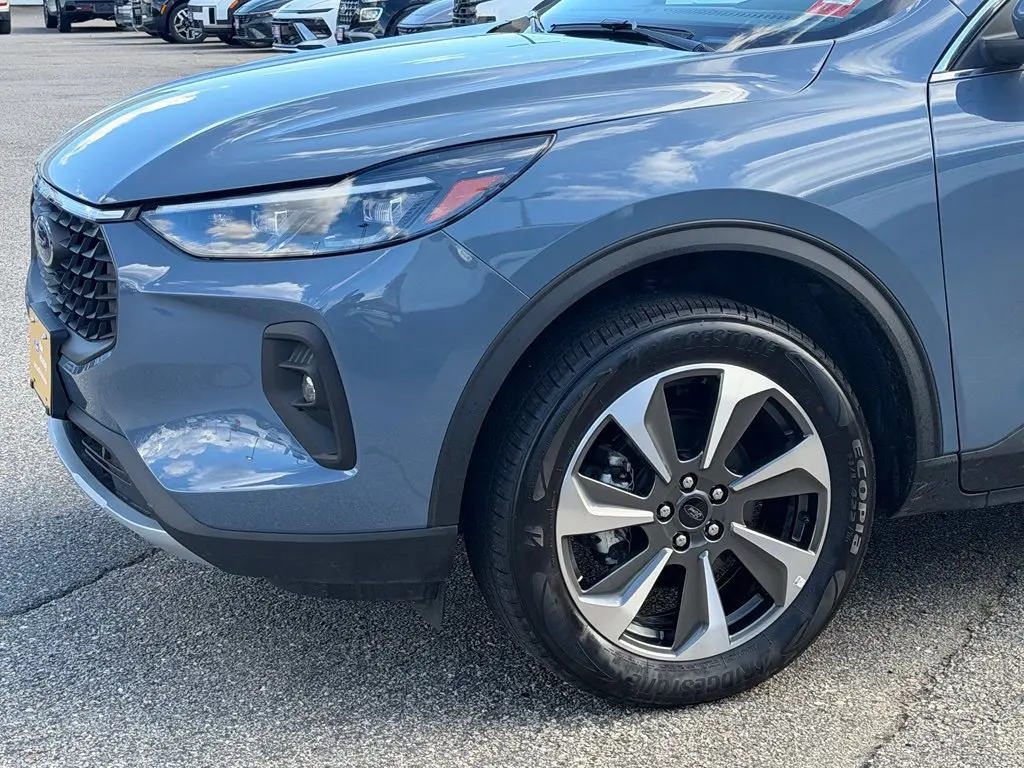 2025 Ford Escape - $28,991