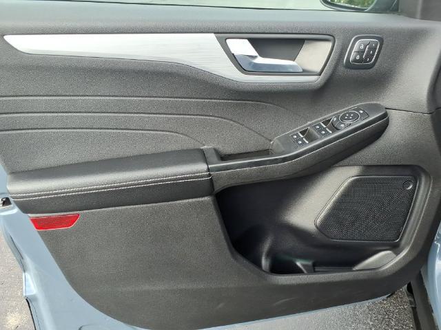 2025 Ford Escape - $26,990