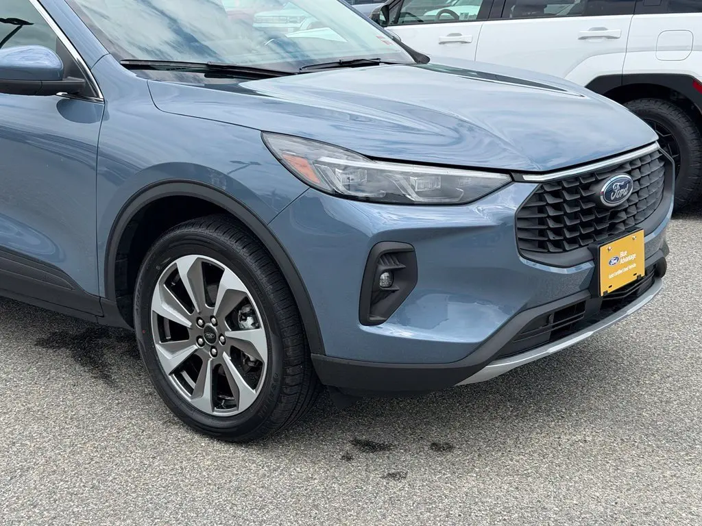 2025 Ford Escape - $28,496