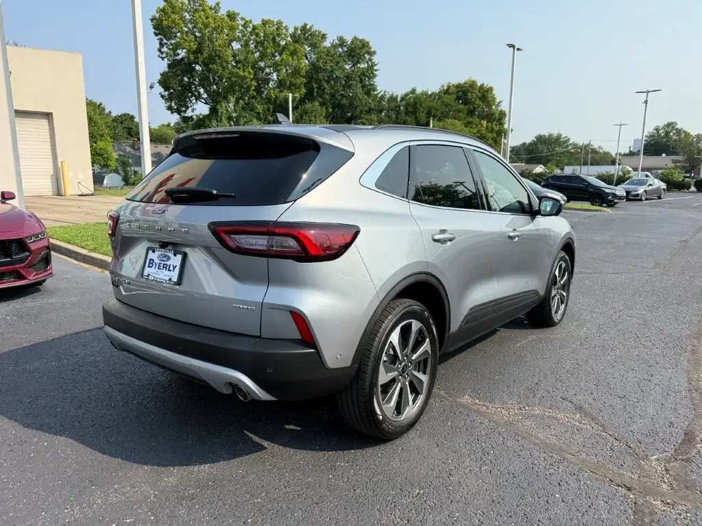 2023 Ford Escape - $29,749