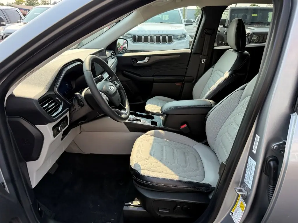 2023 Ford Escape - $29,749