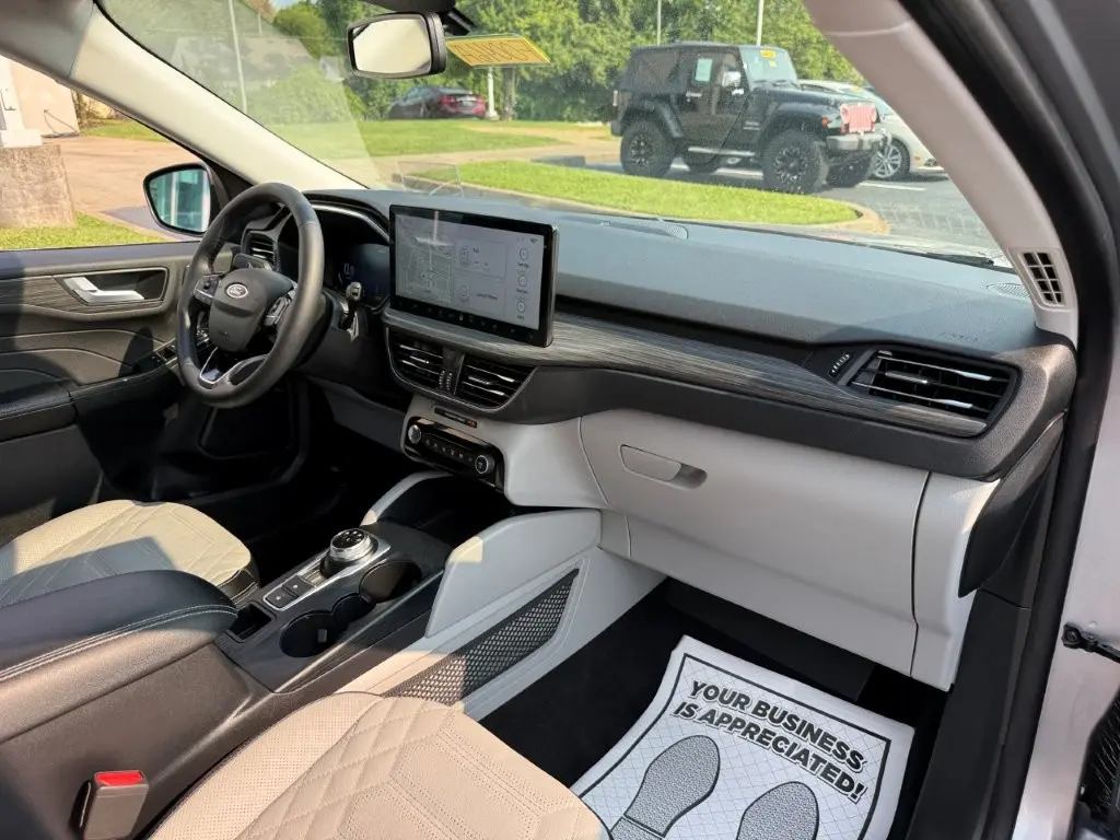 2023 Ford Escape - $29,749