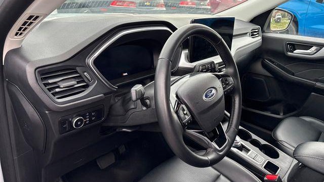 2025 Ford Escape Platinum