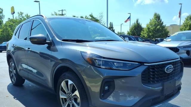 2025 Ford Escape Platinum