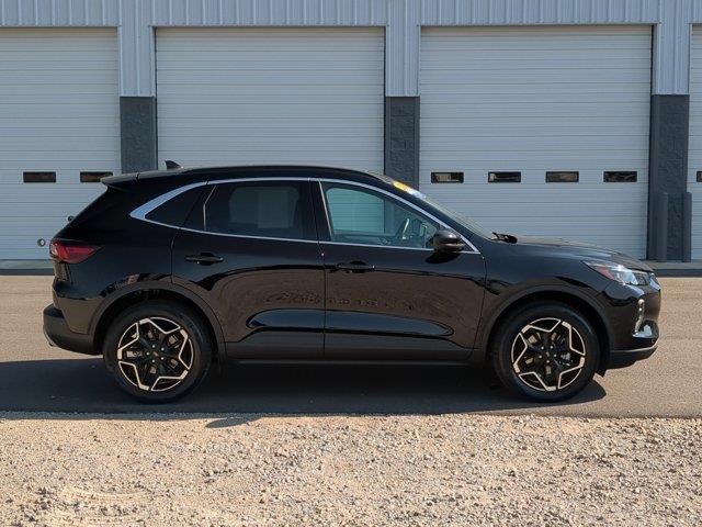 2026 Ford Escape - $31,996