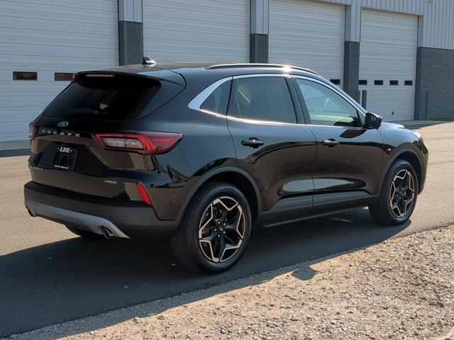 2026 Ford Escape - $31,996