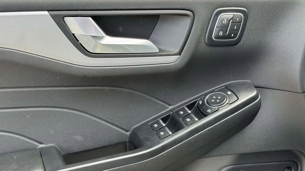 2025 Ford Escape Hybrid Platinum