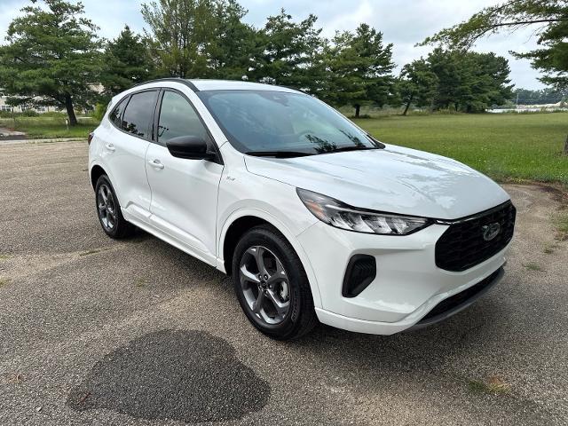 2023 Ford Escape - $23,000