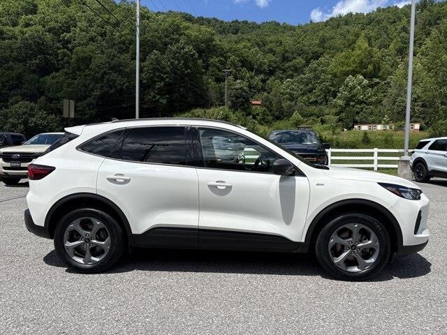 2025 Ford Escape - $29,999
