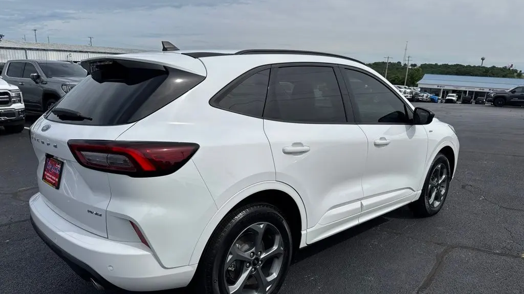 2023 Ford Escape ST-Line