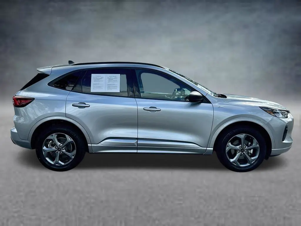 2024 Ford Escape - $16,449