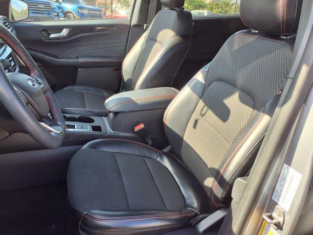 2024 Ford Escape ST-Line — photo 1 of 3