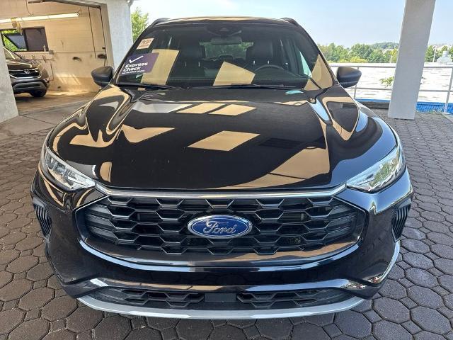 2024 Ford Escape ST-Line — photo 1 of 12