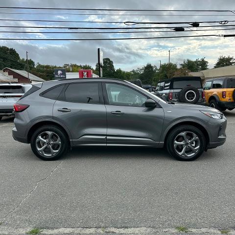 2024 Ford Escape ST-Line — photo 1 of 12