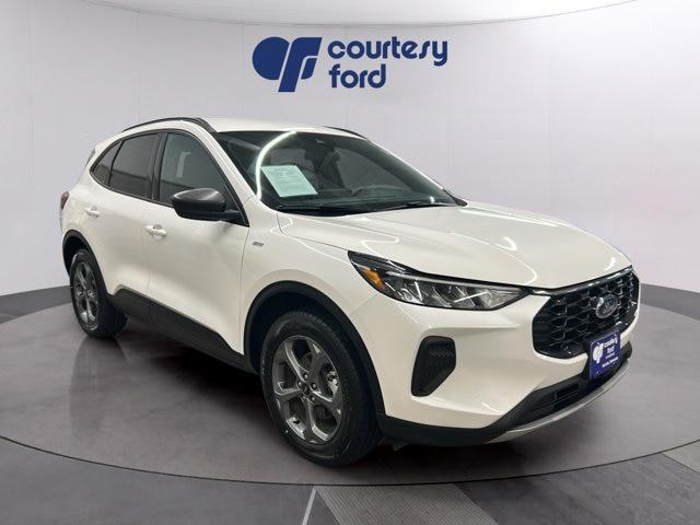 2025 Ford Escape - $27,990