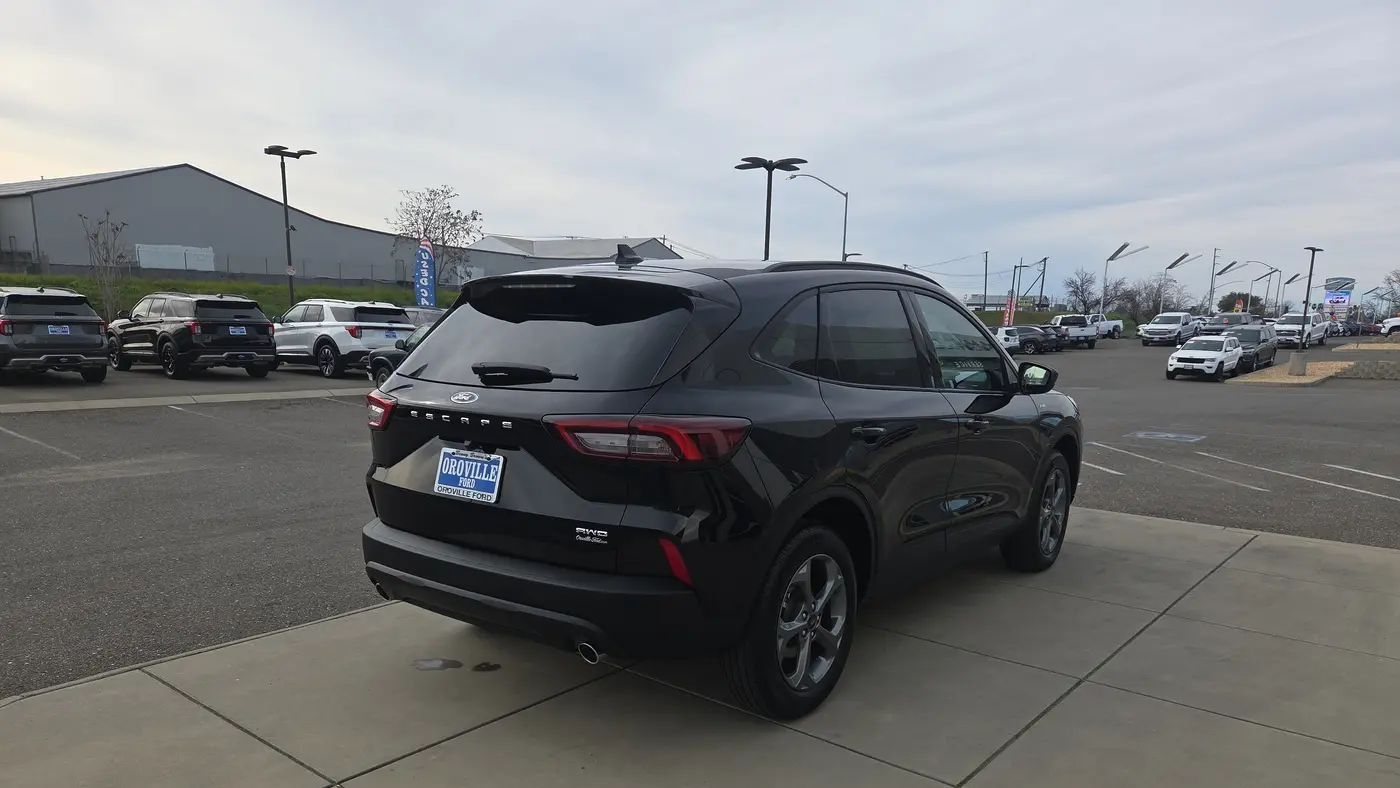 2025 Ford Escape ST-Line