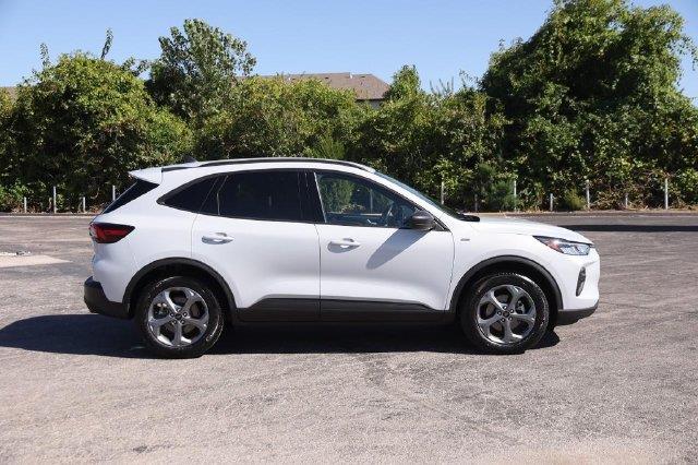 2025 Ford Escape - $23,990