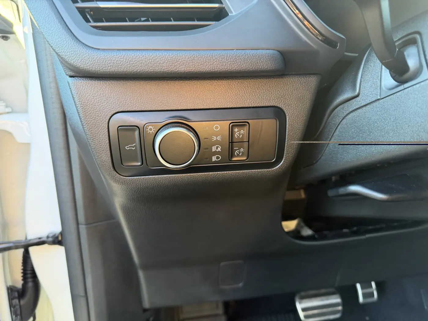 2023 Ford Escape - $25,880