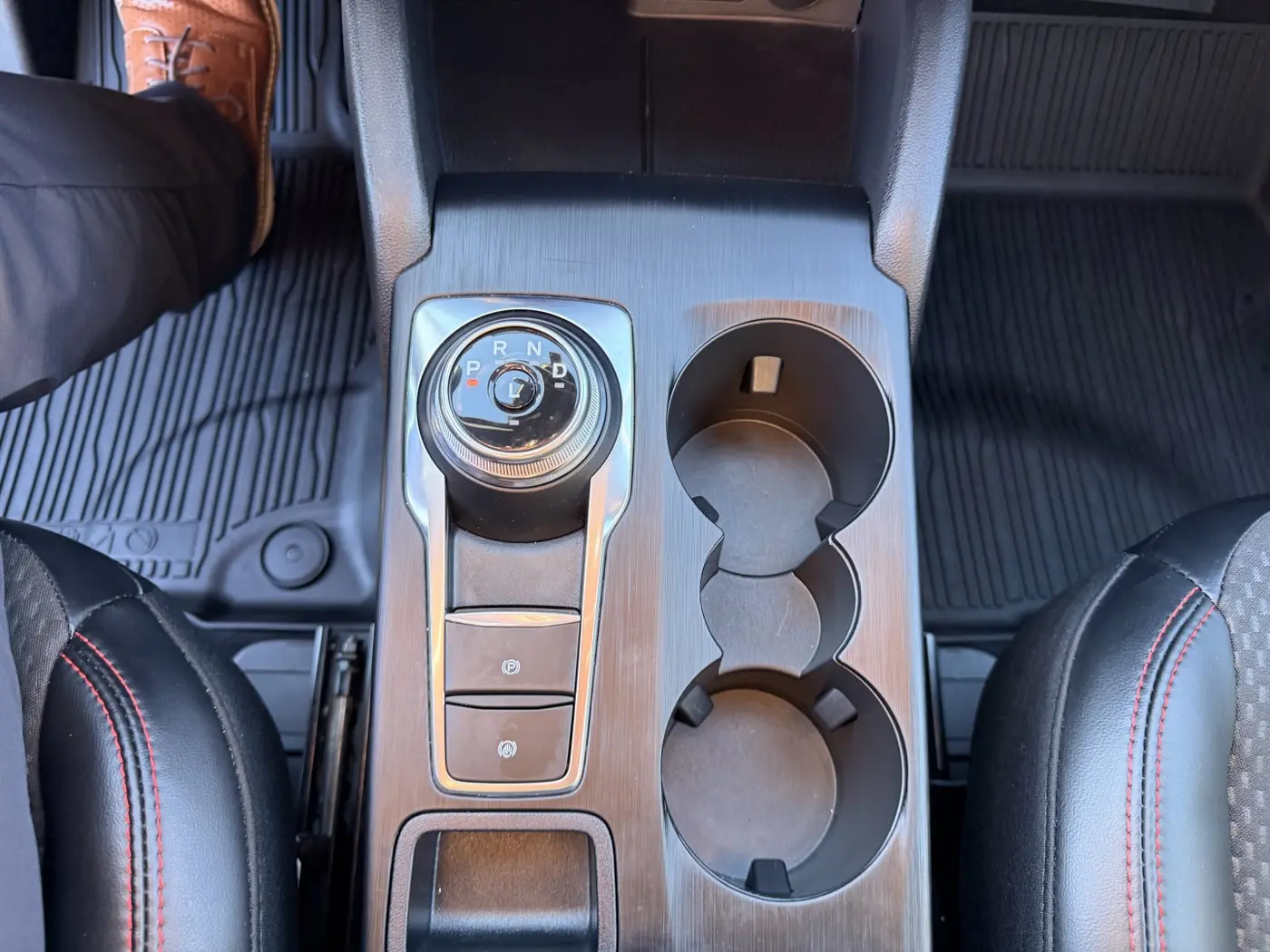 2023 Ford Escape - $25,880