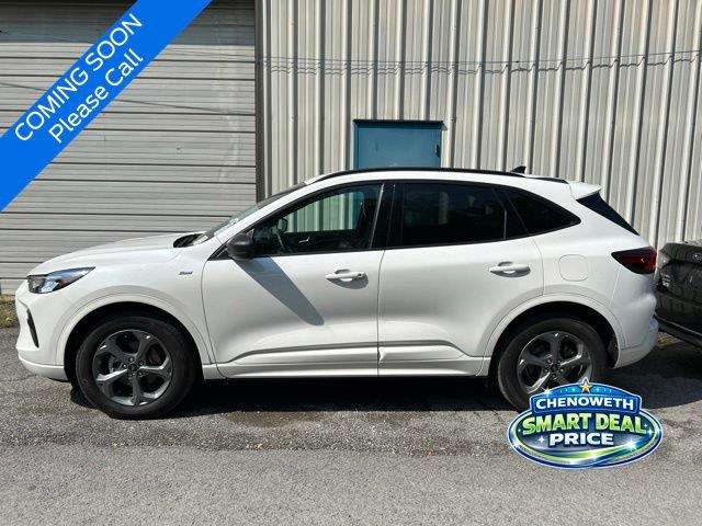 2023 Ford Escape ST-Line — photo 1 of 3