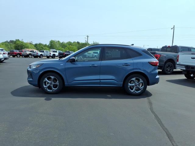2023 Ford Escape ST-Line — photo 1 of 24