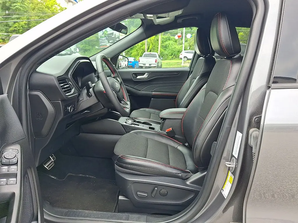 2024 Ford Escape - $27,995