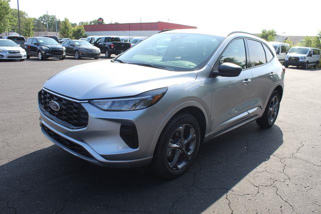 2024 Ford Escape ST-Line — photo 1 of 24