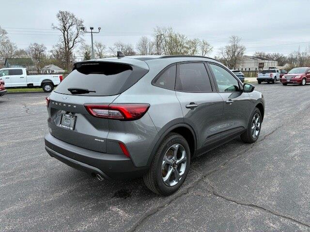 2025 Ford Escape - $29,900