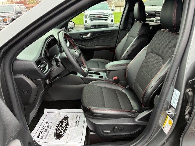 2025 Ford Escape - $29,900