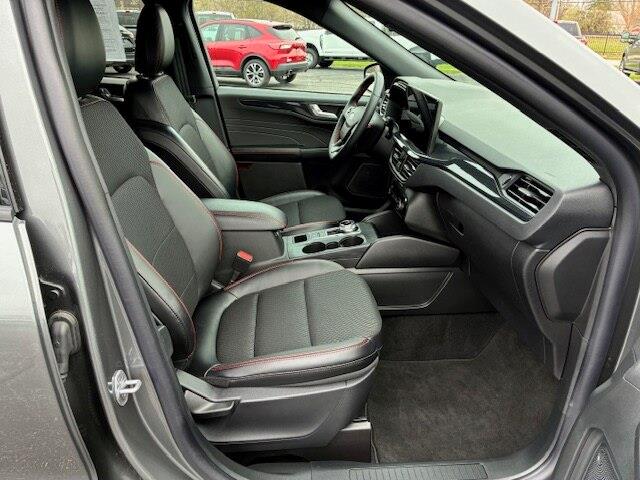 2025 Ford Escape - $29,900