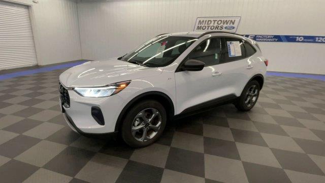 2025 Ford Escape - $24,980