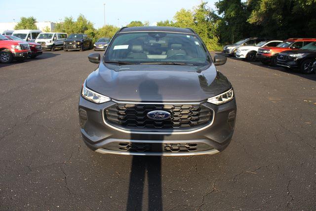 2024 Ford Escape ST-Line — photo 1 of 24