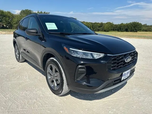 2025 Ford Escape - $21,700