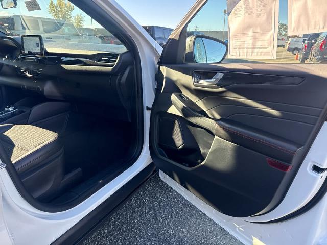2026 Ford Escape - $33,999
