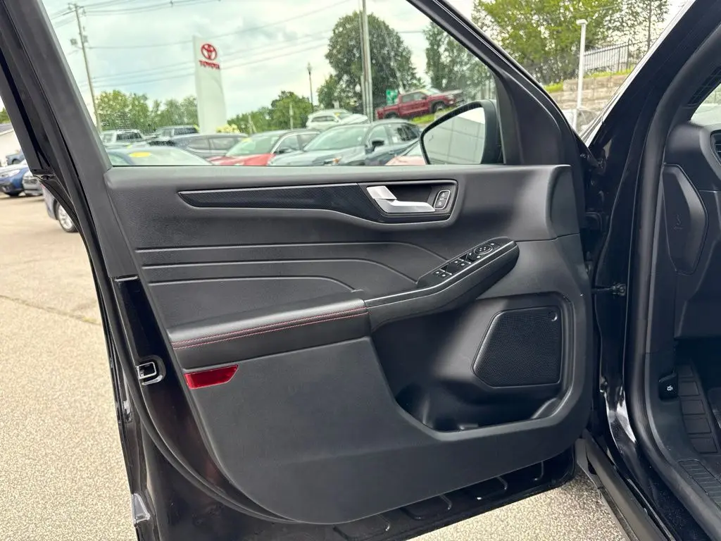 2025 Ford Escape - $23,599