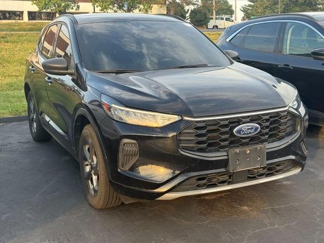 2024 Ford Escape ST-Line — photo 1 of 3