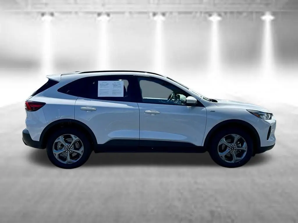 2025 Ford Escape - $19,497
