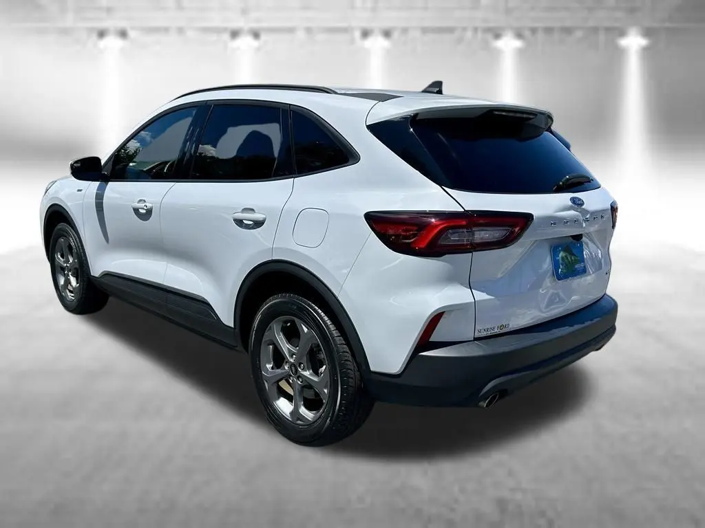 2025 Ford Escape - $19,497