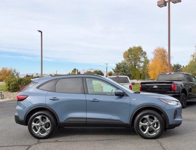 2025 Ford Escape - $24,900