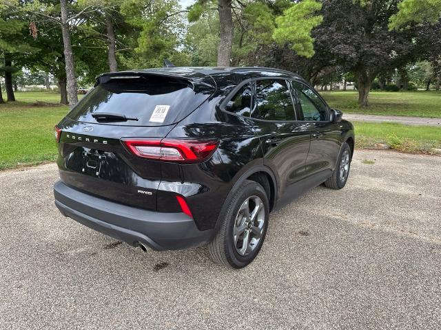 2025 Ford Escape - $22,500