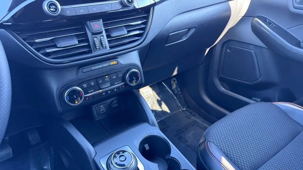 2025 Ford Escape ST-Line Select