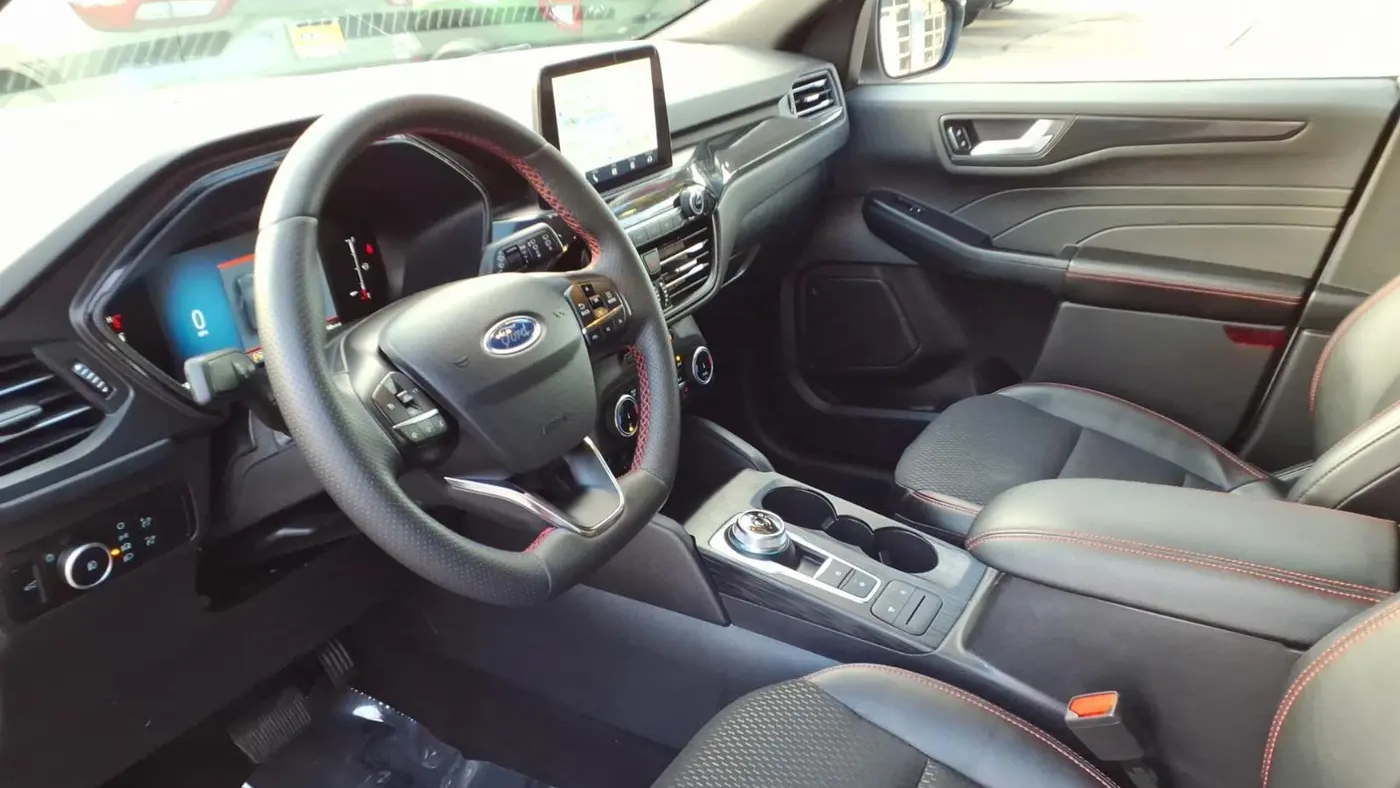 2025 Ford Escape ST-Line Select